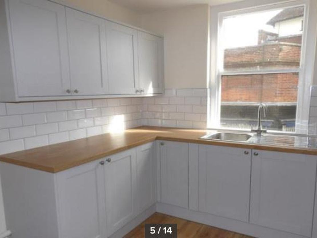2 Church Street, Romsey, Hampshire, SO51 8BU