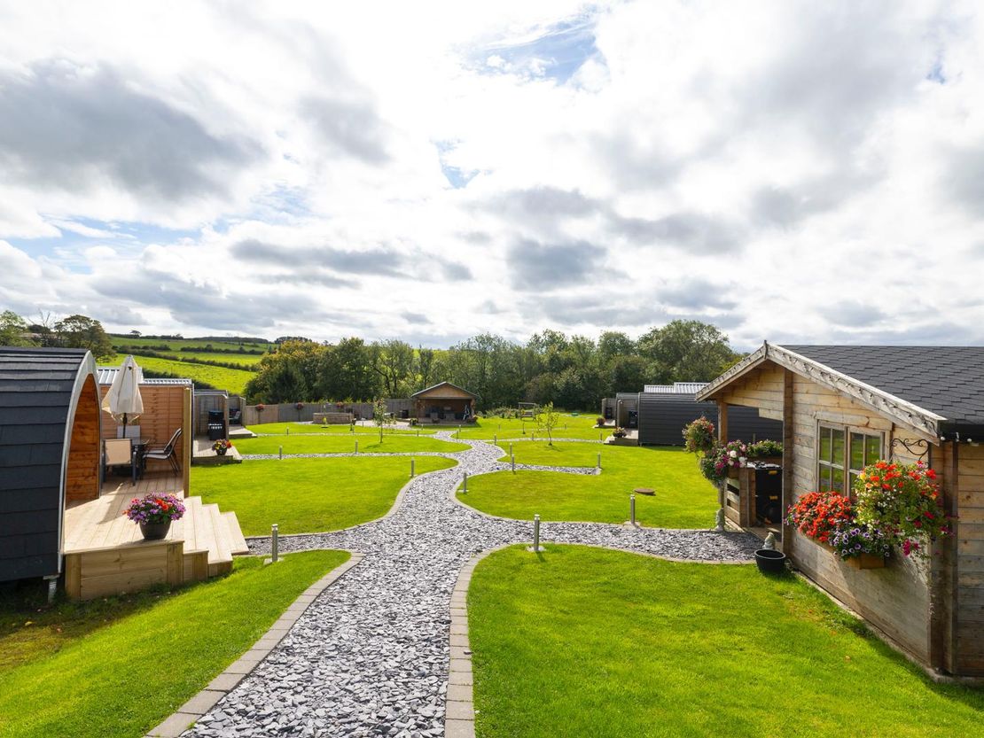 Glamping Pods, 30km South Of Glasgow, KA3 5JP