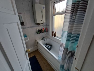 Property Image for 124 High Road Leyton, London, Greater London, E15 2BX