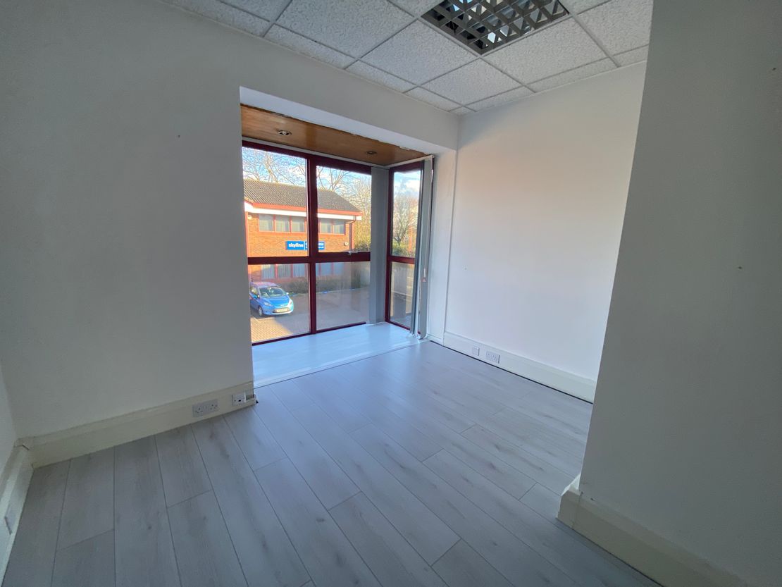 Unit D, Bedford Business Centre, Mile Road, Bedford, Bedfordshire, MK42 9TW