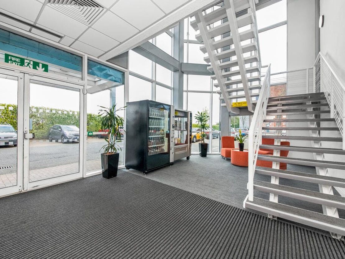 4 Heathrow Boulevard, Bath Road, Heathrow, UB7 0DQ