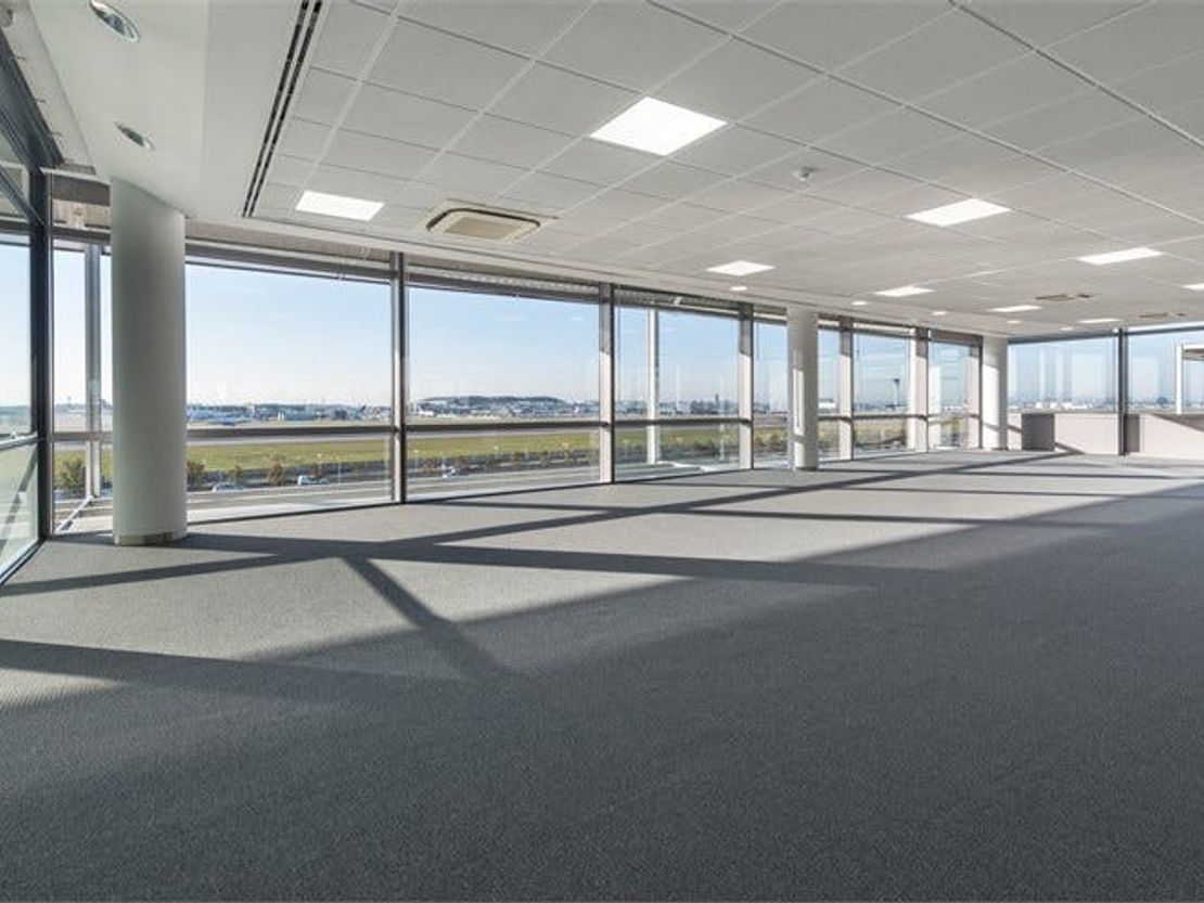 2 World Business Centre, Newall Road, Heathrow, TW6 2SF