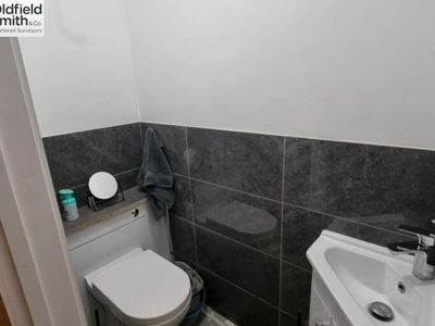 Property Image for 1a Bridge Road, Haywards Heath, RH16 1UA
