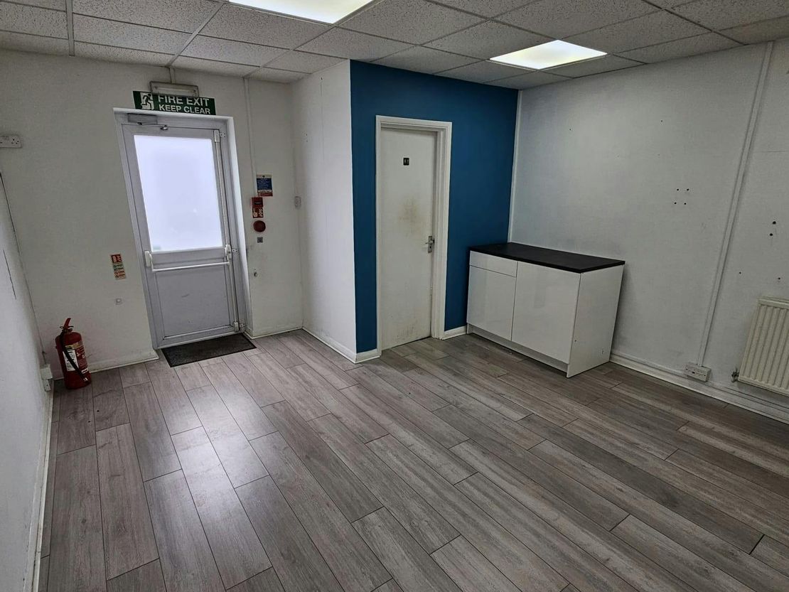207 Lower Church Road, Burgess Hill, RH15 9AA