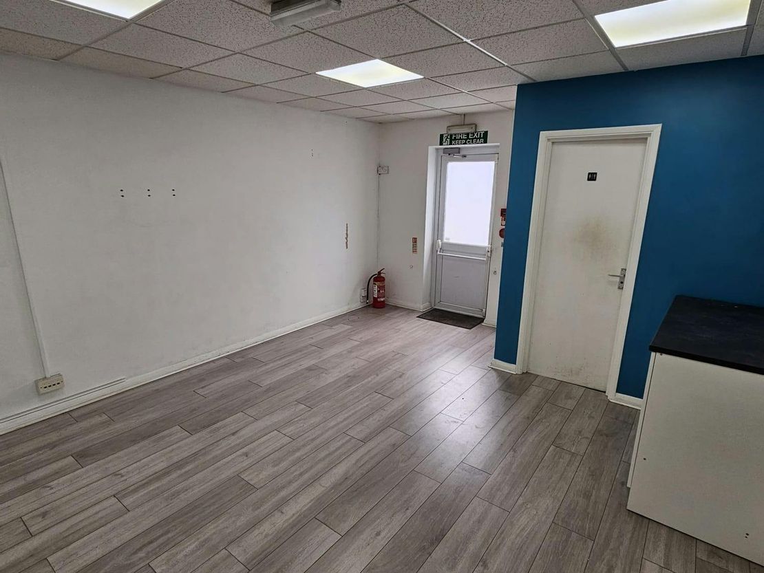 207 Lower Church Road, Burgess Hill, RH15 9AA