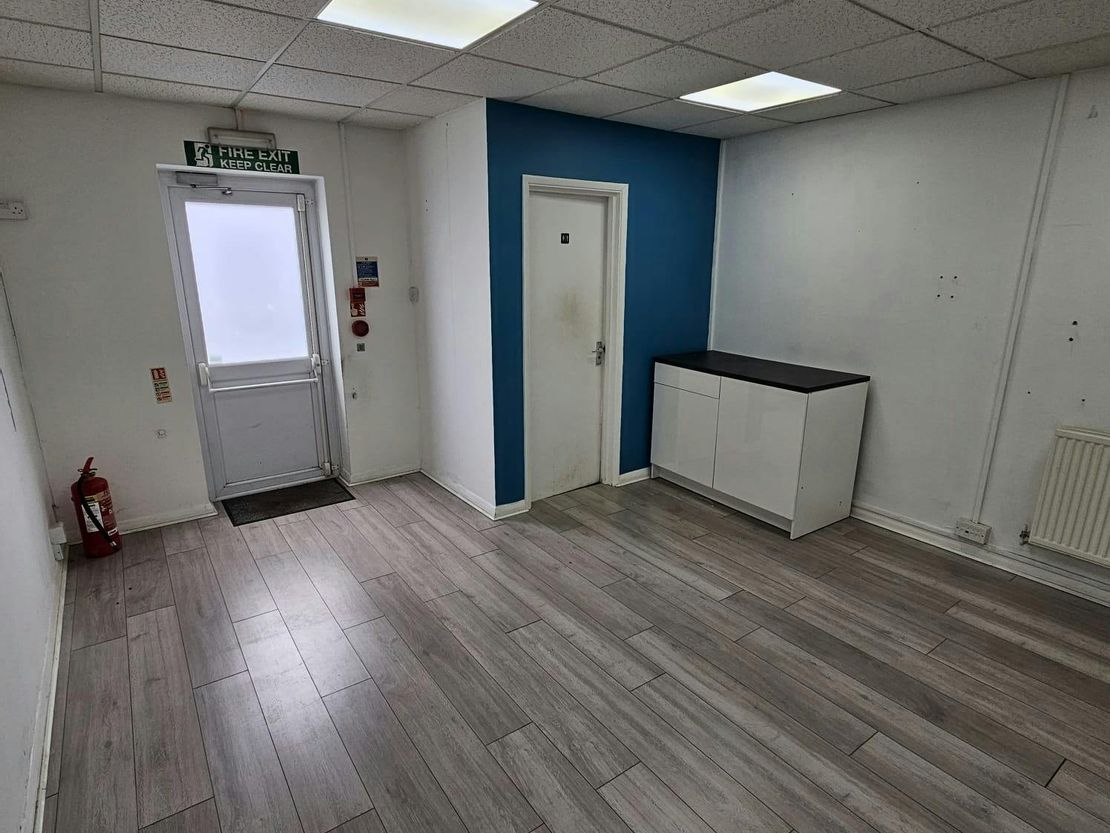 207 Lower Church Road, Burgess Hill, RH15 9AA
