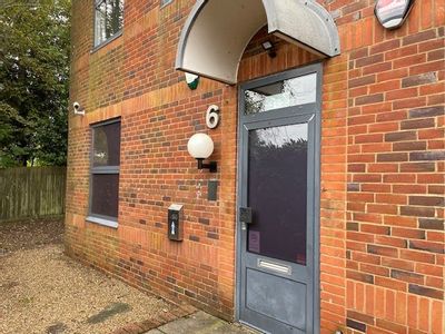 Property Image for 6 Warren Court, Park Road, Crowborough, TN6 2QX