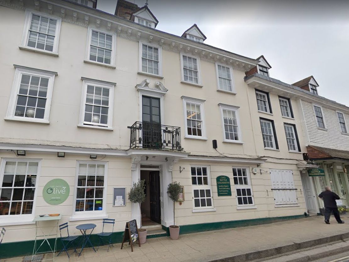 17-18 High Street, 18 High Street, Battle, TN33 0AE