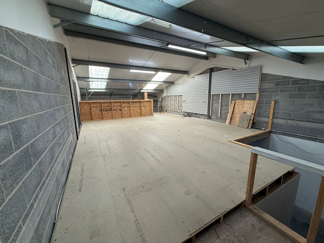 Unit 3 Llys Glas, Parc Amanwy, Ammanford SA18 3EZ