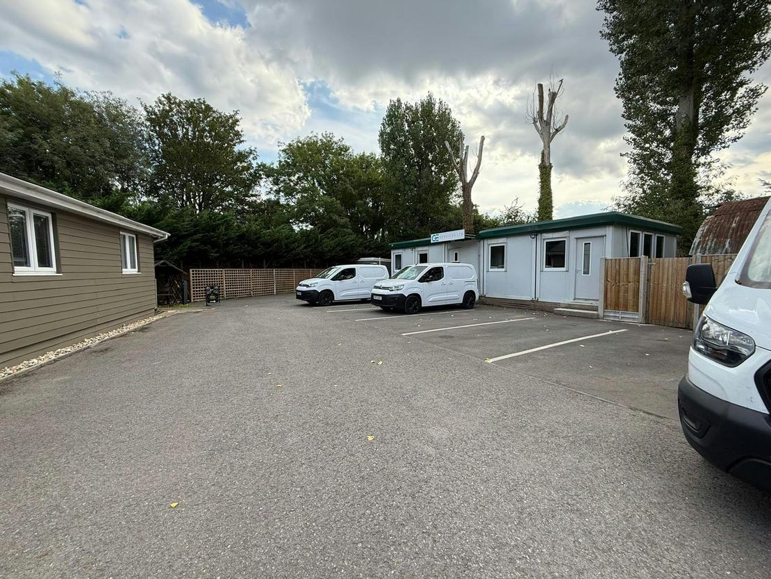 Secure Yard & Buildings At Withy Park, Withy Meadows, Dutton Lane, Eastleigh, SO50 6AB