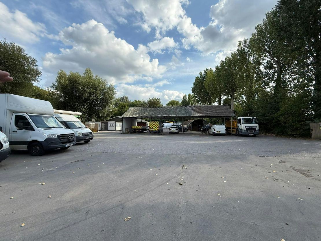 Secure Yard & Buildings At Withy Park, Withy Meadows, Dutton Lane, Eastleigh, SO50 6AB