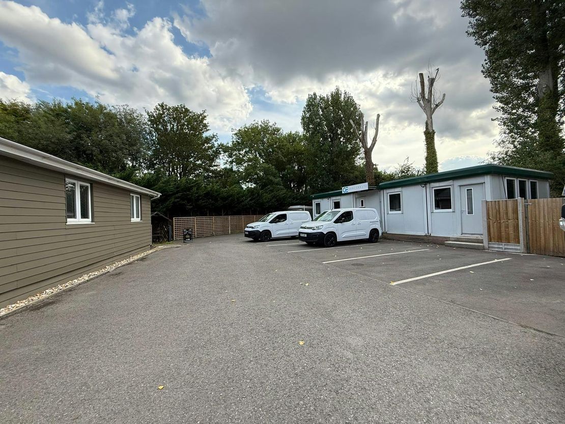 Secure Yard & Buildings At Withy Park, Withy Meadows, Dutton Lane, Eastleigh, SO50 6AB