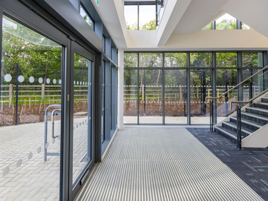 Unit 22 T45, Aire Valley Road, Leeds, LS9 0AA