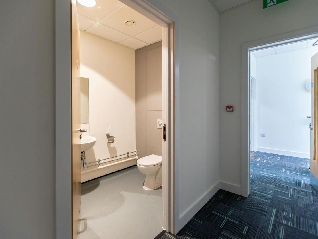 Unit 18 T45, Aire Valley Road, Leeds, LS9 0AA