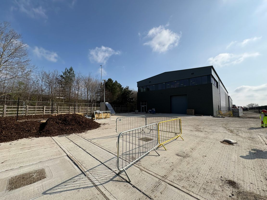 Unit 15 16 & 23 T45, Aire Valley Road, Leeds, LS9 0AA