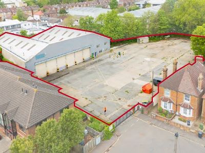 Property Image for Waterside, Leas Road, Guildford, Surrey, GU1 4QT