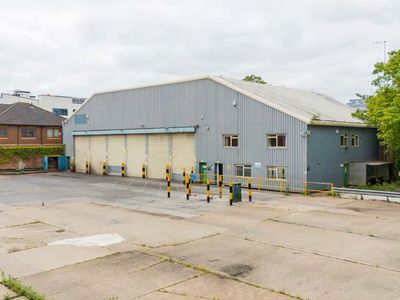 Property Image for Waterside, Leas Road, Guildford, Surrey, GU1 4QT