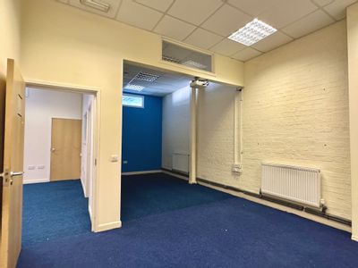 Property Image for 7 (First Floor), Britannia Estate, Leagrave Road, Luton, Bedfordshire, LU3 1RJ