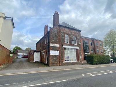 Property Image for First Floor Clarendon House, 44 London Road, Newbury, West Berkshire, RG14 1LA