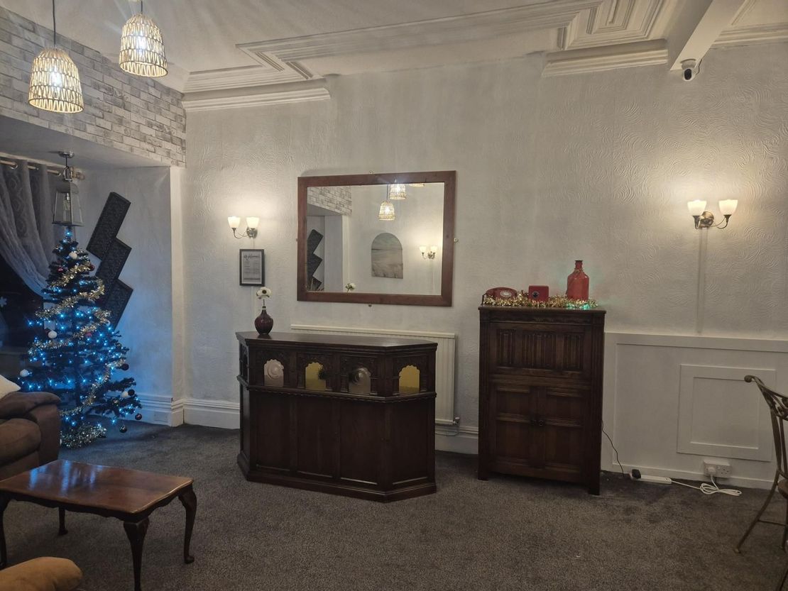 Aindale Hotel, 24 Palatine Road, Blackpool, FY1
