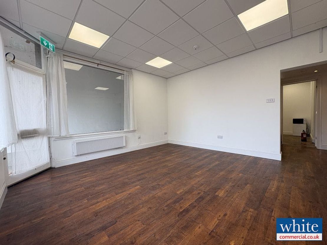27 Causeway, Bicester, OX26 6AN