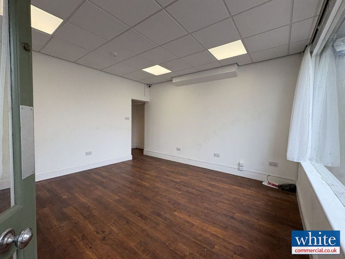 27 Causeway, Bicester, OX26 6AN