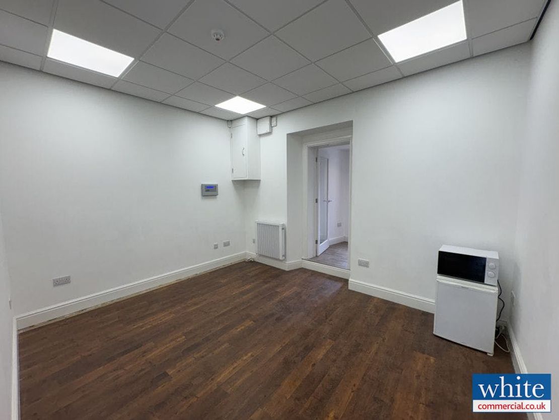 27 Causeway, Bicester, OX26 6AN