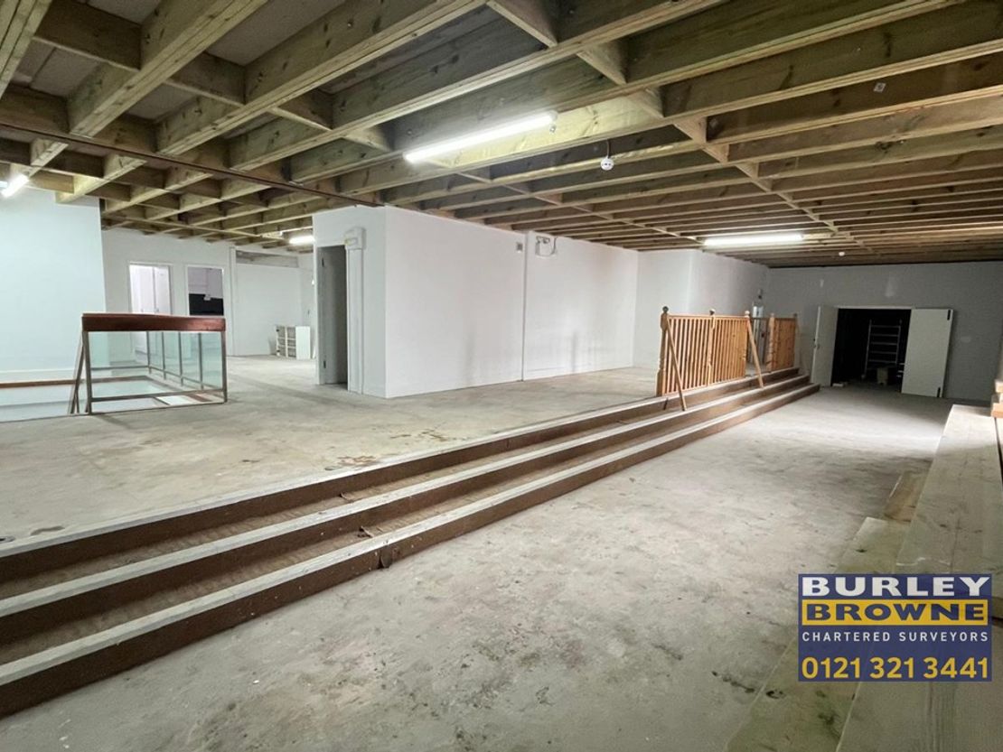 10/11 Middle Entry Shopping Centre, Market Street, Tamworth, Staffs, B79 7NJ