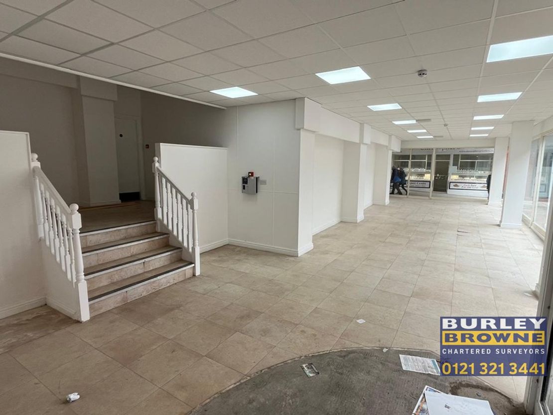 10/11 Middle Entry Shopping Centre, Market Street, Tamworth, Staffs, B79 7NJ