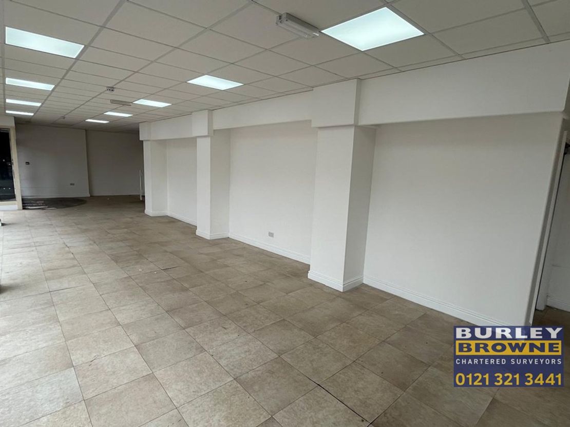 10/11 Middle Entry Shopping Centre, Market Street, Tamworth, Staffs, B79 7NJ