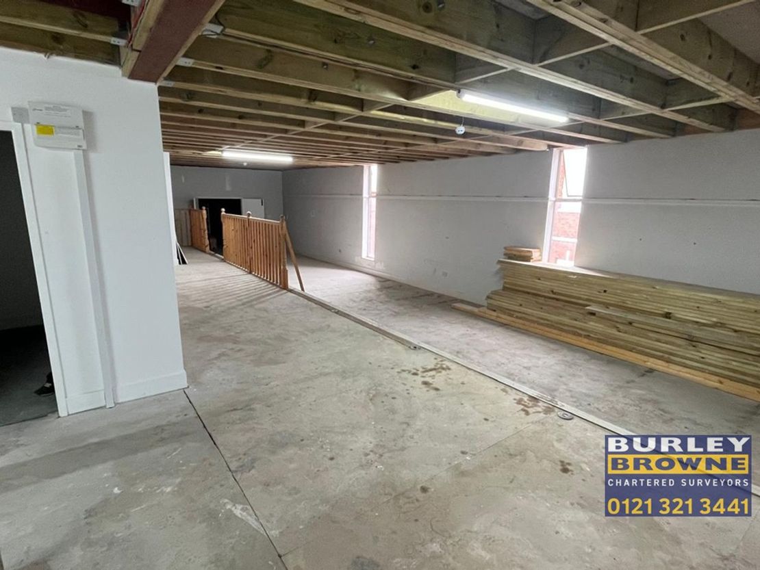 10/11 Middle Entry Shopping Centre, Market Street, Tamworth, Staffs, B79 7NJ