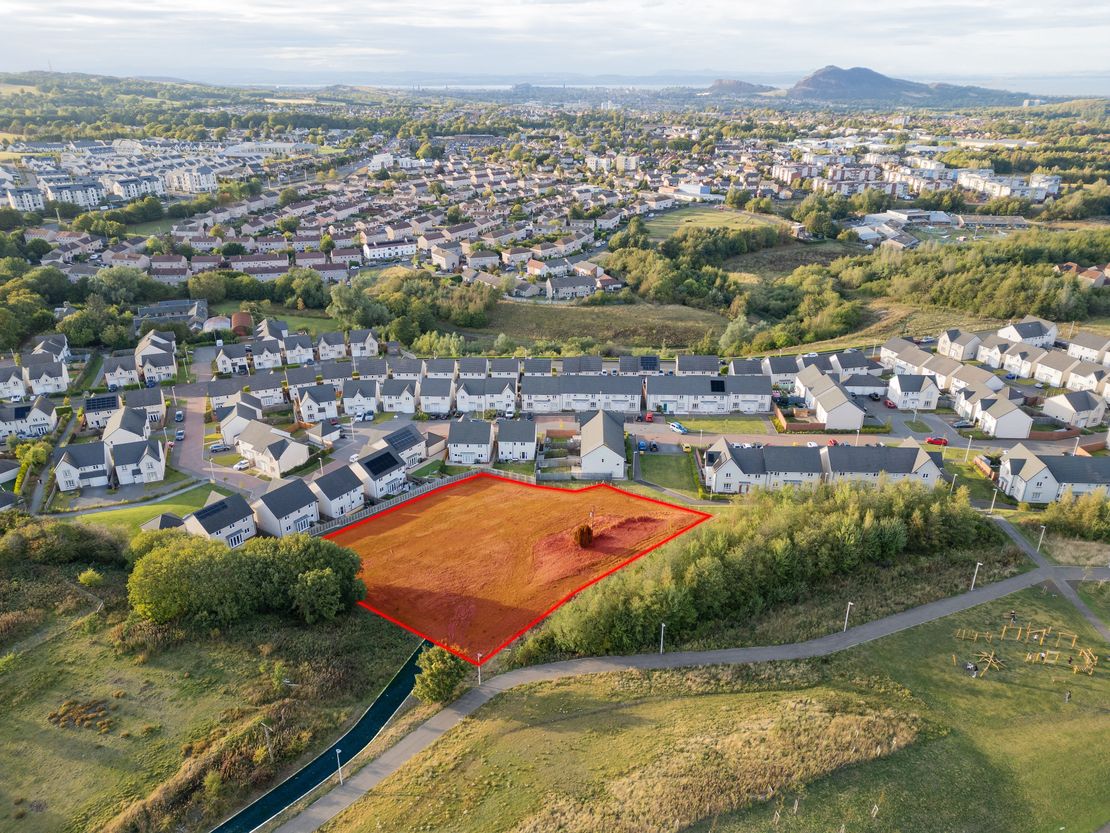Lang Loan / Clippens Road, Edinburgh, EH17 8