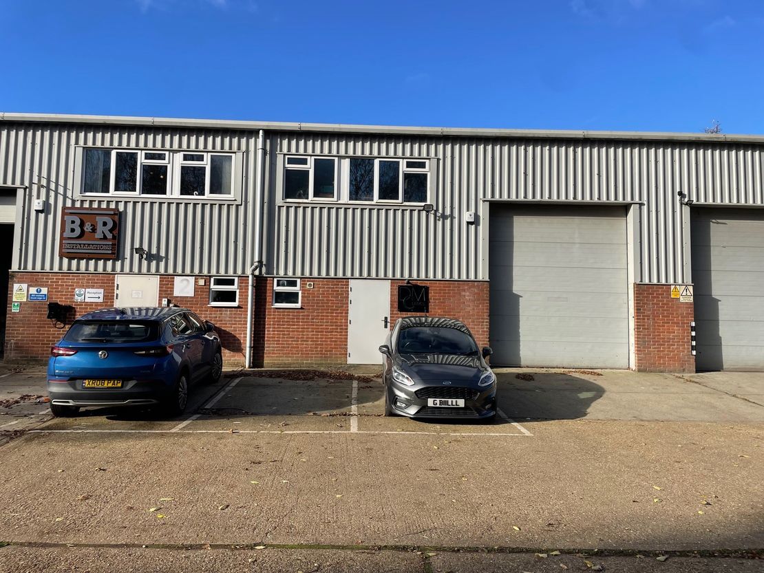 2 & 3 Crowhurst Barn, Crowhurst Lane, West Kingsdown, Sevenoaks, Kent, TN15 6JE
