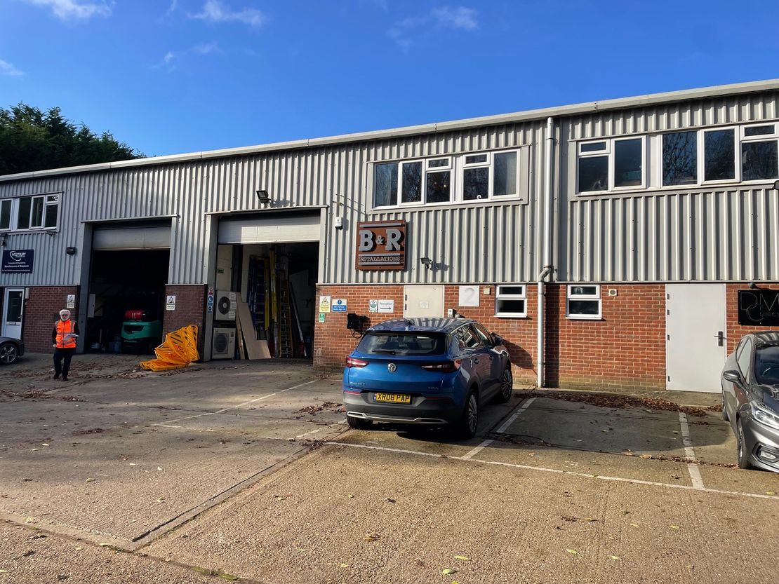2 & 3 Crowhurst Barn, Crowhurst Lane, West Kingsdown, Sevenoaks, Kent, TN15 6JE