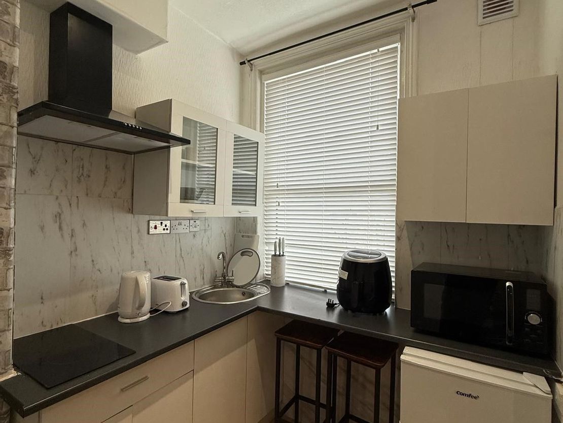 Almar Holiday Apartments, 48 Central Drive, Blackpool, FY1