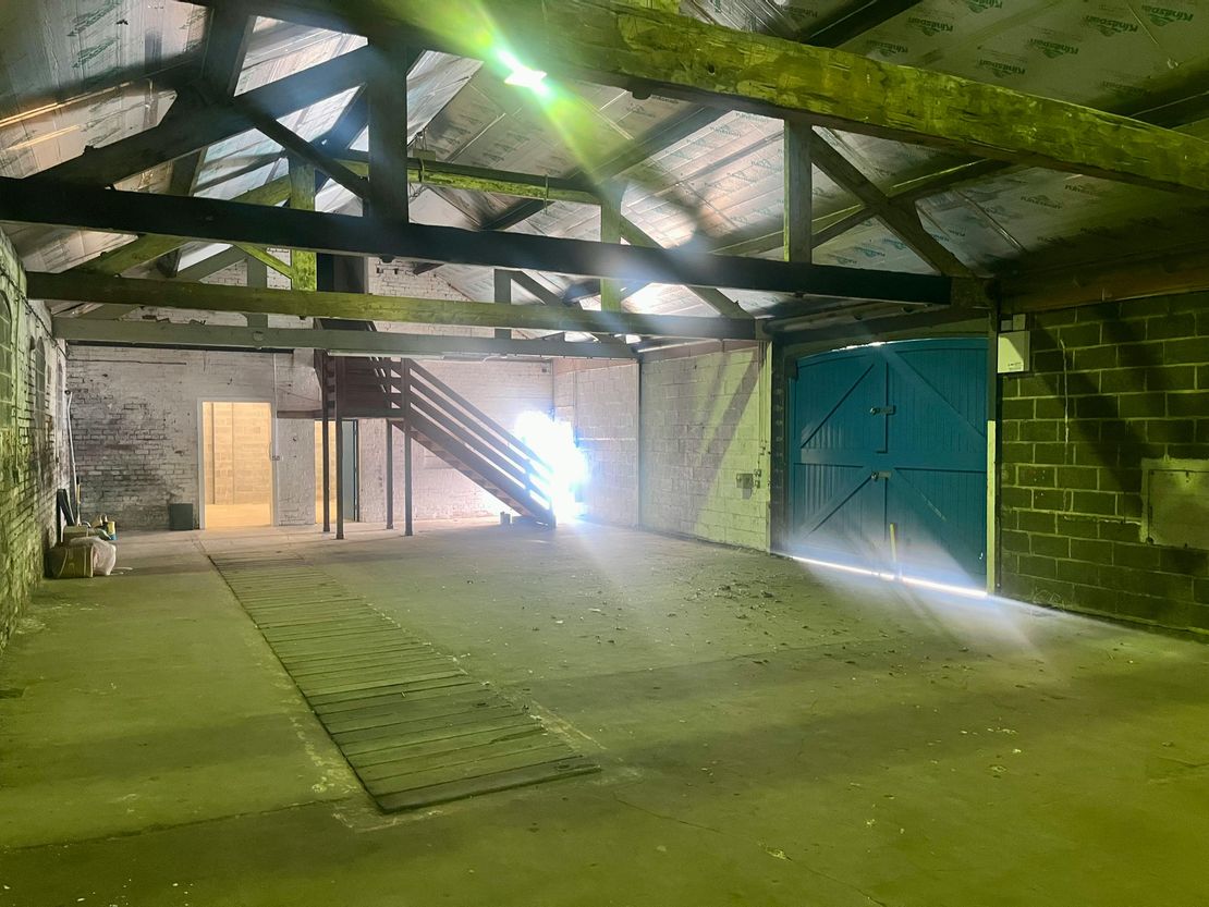 Stores At 81 Burton Road, Neepsend, Sheffield, S3 8BZ