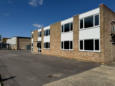 Property Image for 17 Invincible Road, Farnborough, GU14 7QU