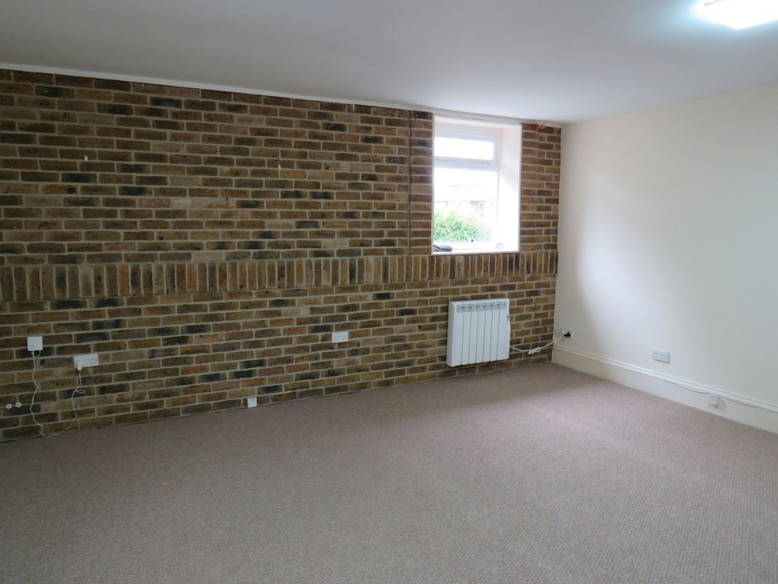 The Stables, Taplins Farm, Hartley Wintney, RG27 8EF