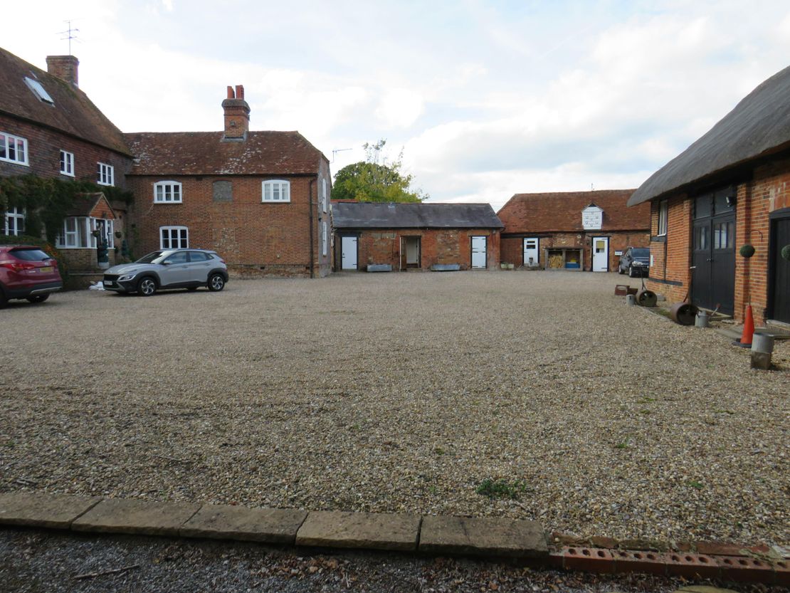 The Stables, Taplins Farm, Hartley Wintney, RG27 8EF