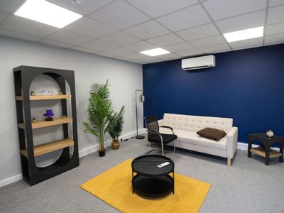 Property Image for Unit B Ventura Park, Old Parkbury Lane, St. Albans, AL2 2DB