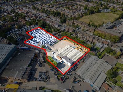 Property Image for 4 Covent Garden Close, Luton, LU4 8QB