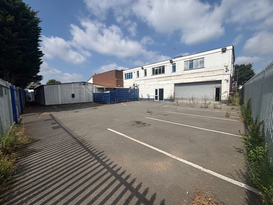 4 Covent Garden Close, Luton, LU4 8QB