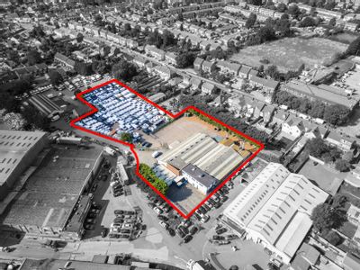 Property Image for 4 Covent Garden Close, Luton, LU4 8QB