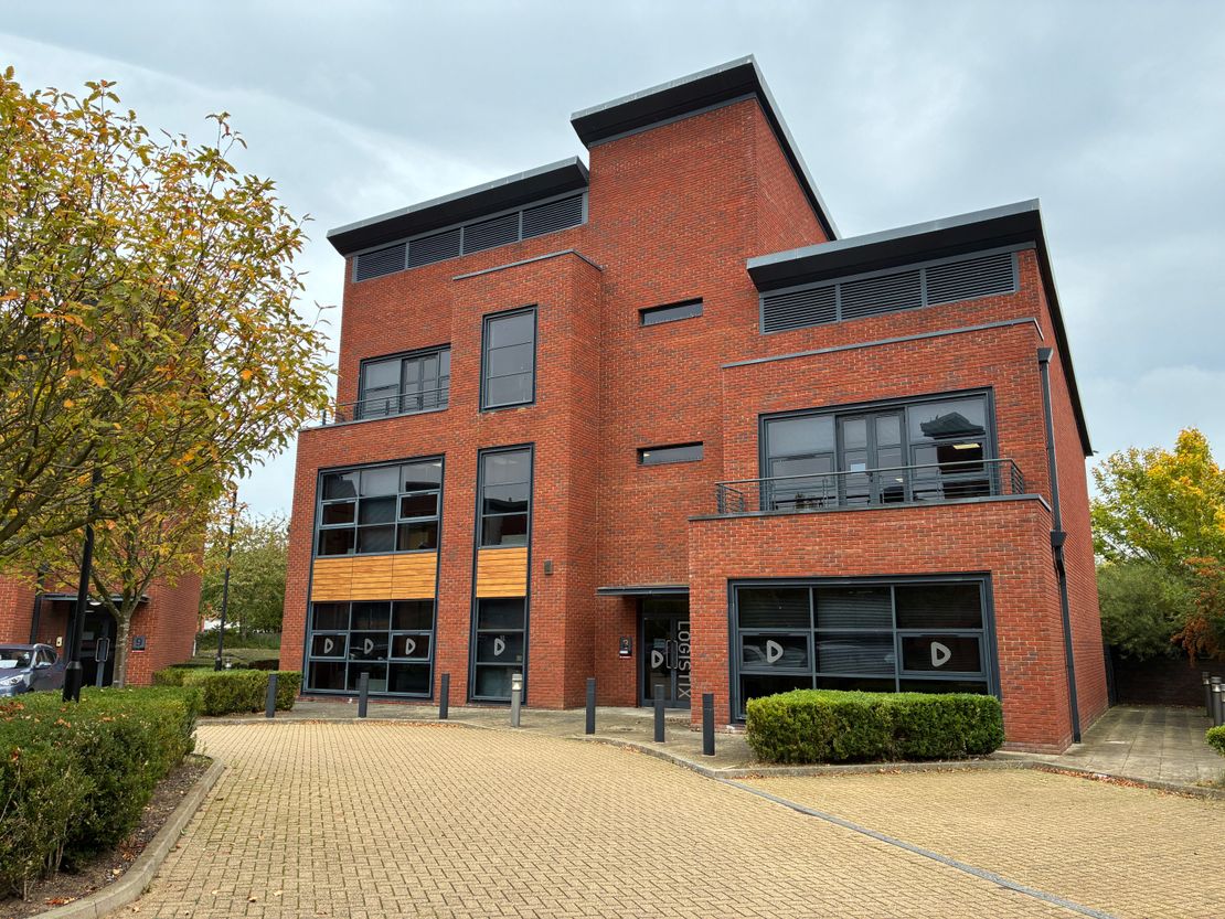 8 Copperhouse Court, Caldecotte, Milton Keynes, MK7 8NL