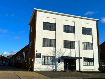 Property Image for 56a/b/c, Wilbury Way, Hitchin, SG4 0TP