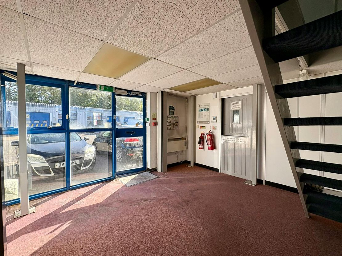 Unit 8 Eversley Way, Thorpe Industrial Estate, Egham, TW20 8RG