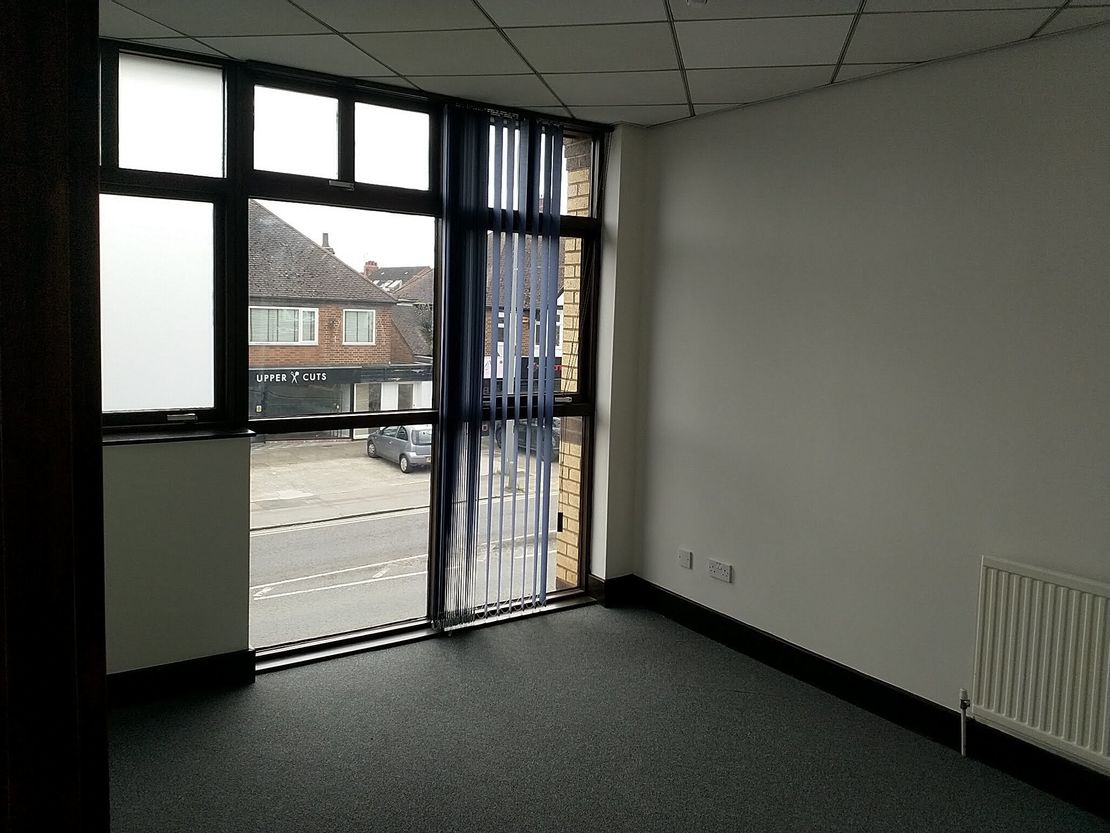 181 Queensway, Bletchley, Milton Keynes, Buckinghamshire, MK2 2DZ