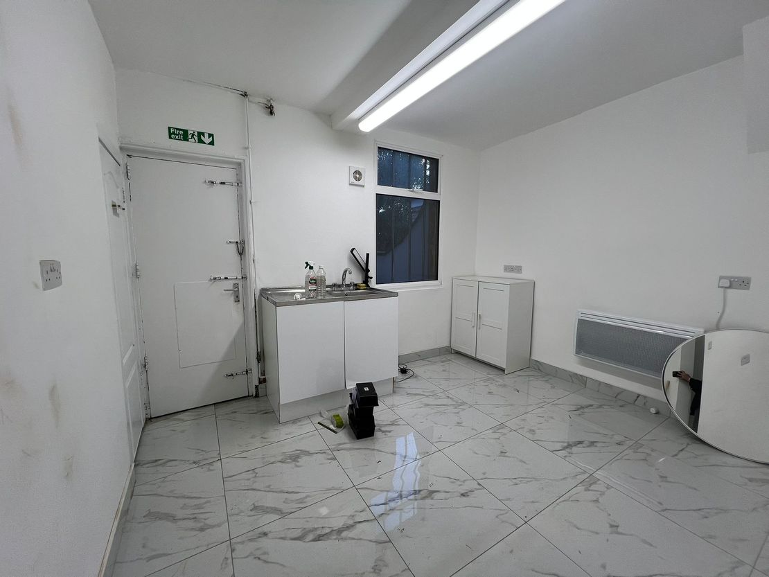 50 Bromham Road, Bedford, MK40 2QG