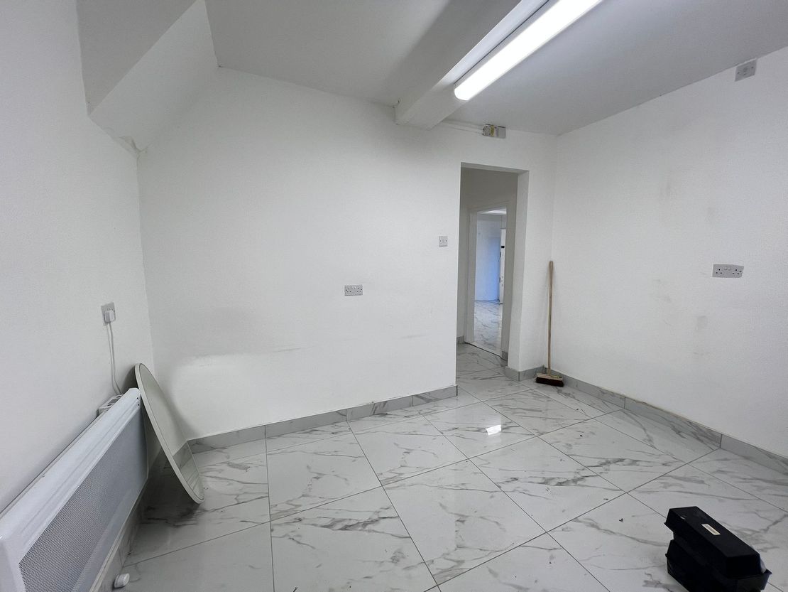 50 Bromham Road, Bedford, MK40 2QG
