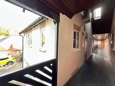 Property Image for 7 West Mills Yard Kennet Road, Newbury, Berkshire, RG14 5LP